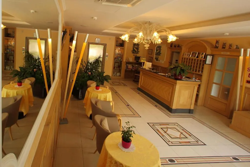 Hotel Fioroni Bellagio 3*,  Italy