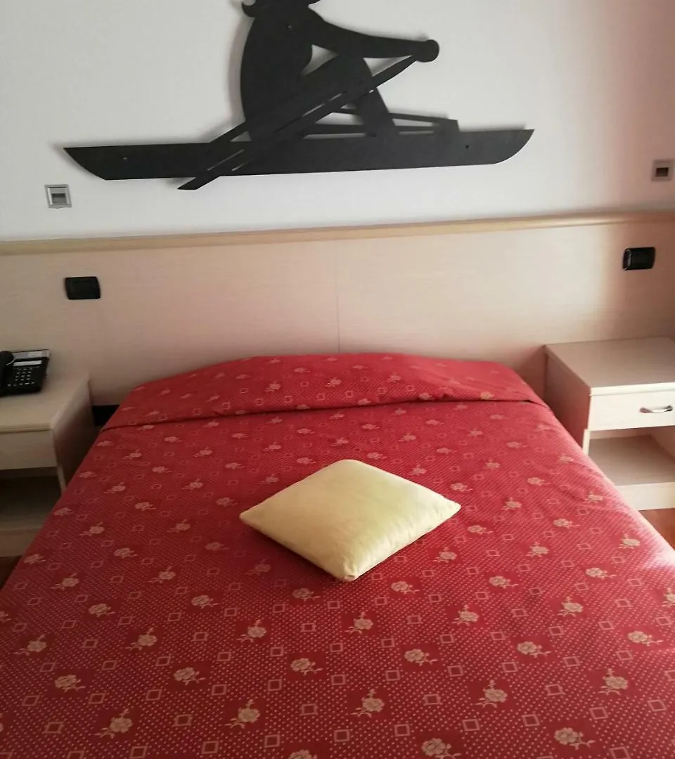Hotel Fioroni Bellagio 3*,  Italy